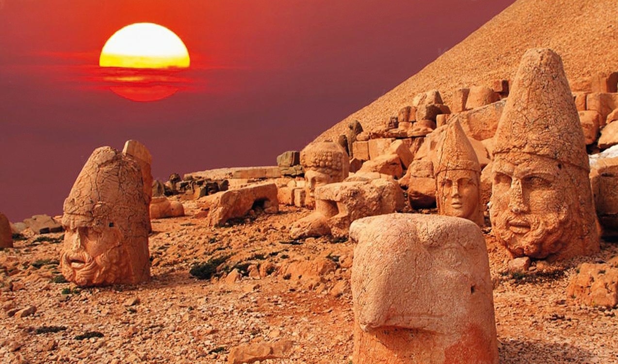 Adıyaman Nemrut Dağı ve Takoran Vadisi Turu Güneşin Batışı